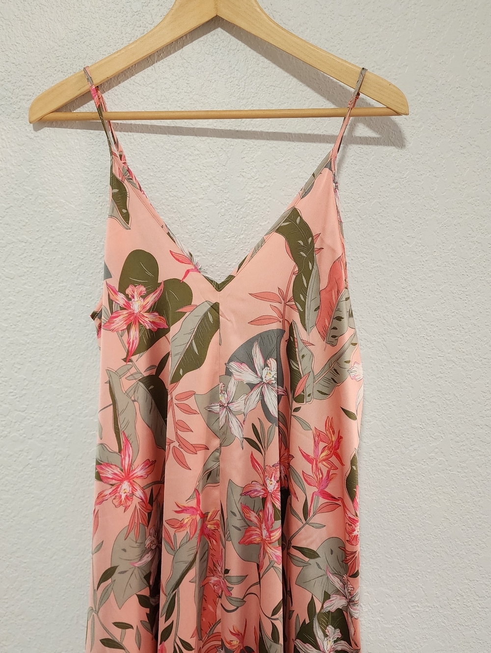 Van Winkle Co Women's Tank Maxi Nightgown Floral Romantic Side Pocket Medium NWT - Picture 2 of 10